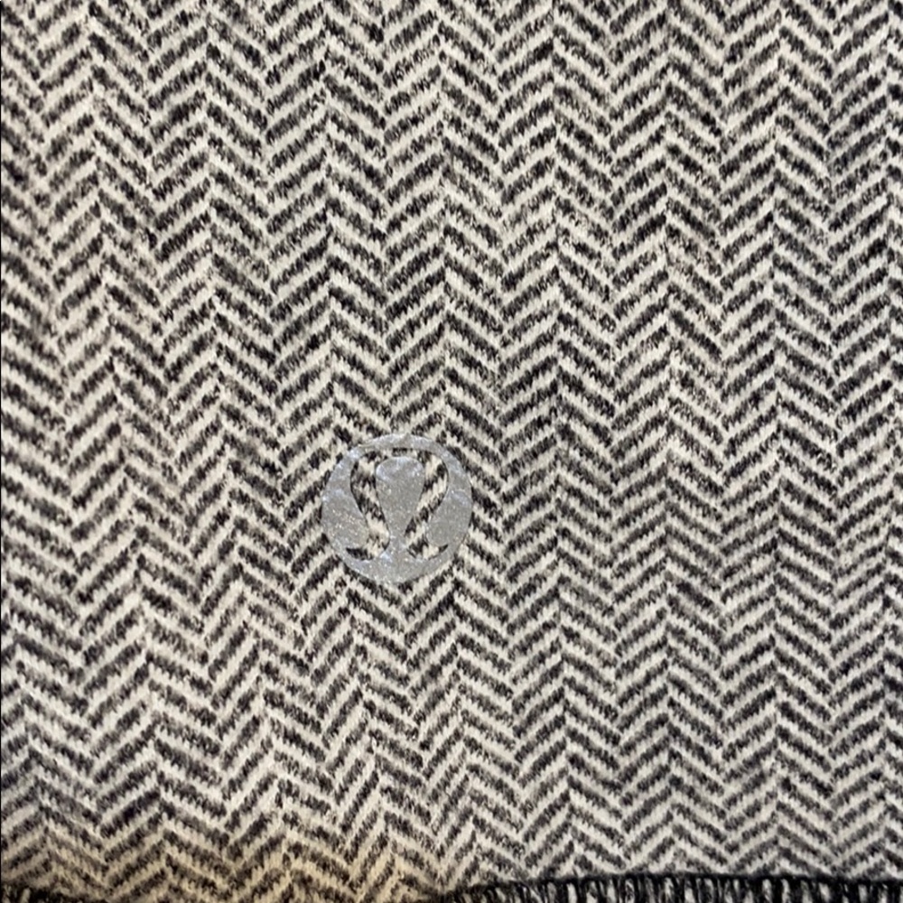 Lululemon Be Present Jacket - Picture 7 of 8